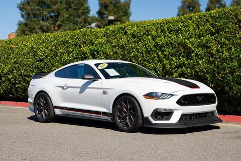2022 ford mustang