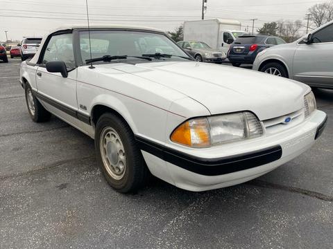1990 Ford Mustang