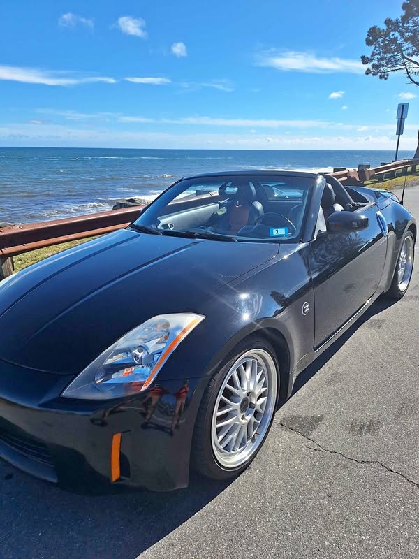 2004 Nissan 350Z - Enthusiast Roadster 2D