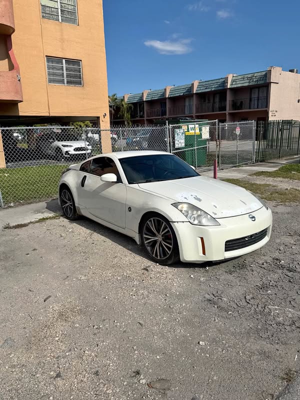 2005 Nissan 350Z - Coupe 2D
