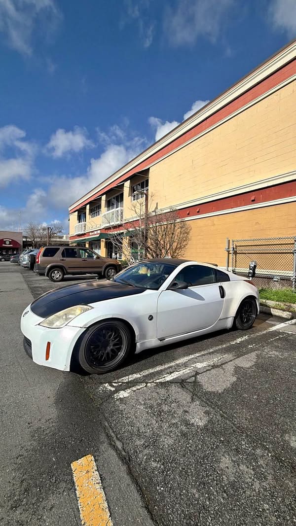 2004 Nissan 350Z - 35th Anniversary Coupe 2D
