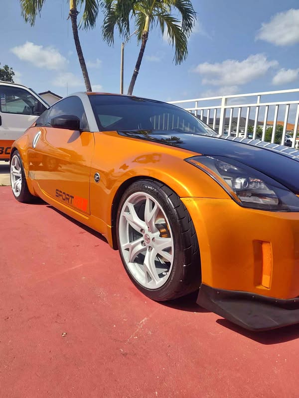 2004 Nissan 350Z - Enthusiast Coupe 2D