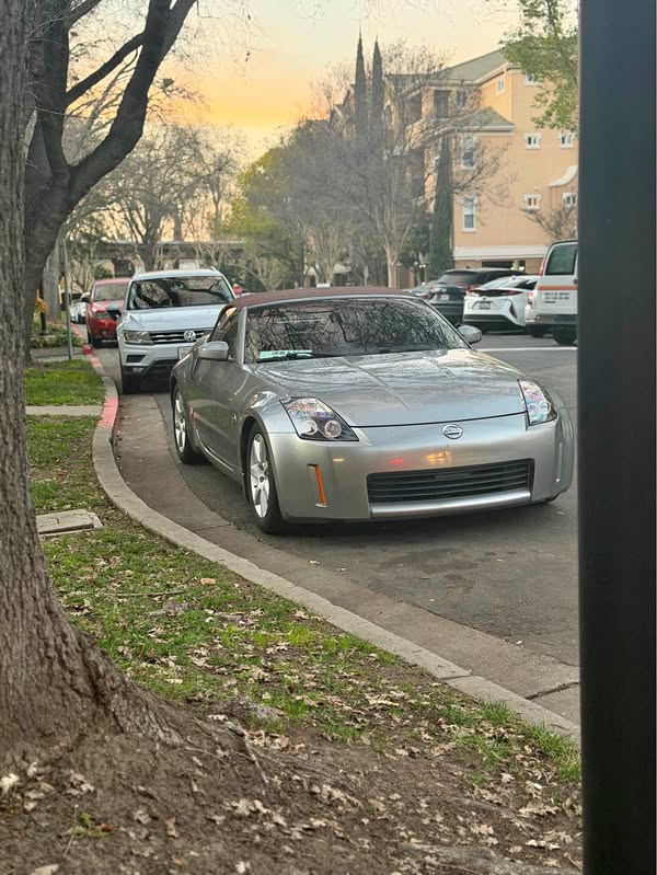 2004 Nissan 350Z - Enthusiast Roadster 2D