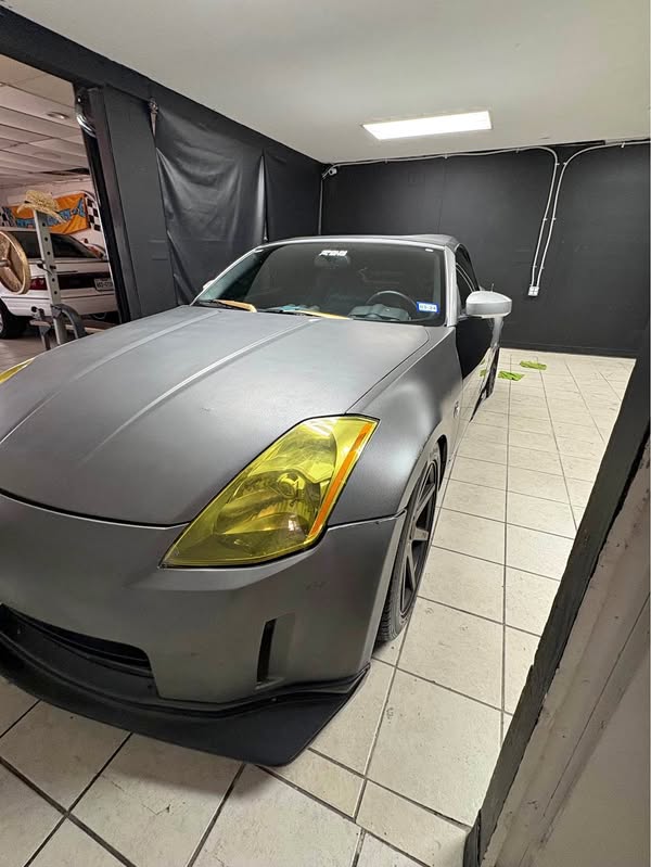 2004 Nissan 350Z - Enthusiast Roadster 2D