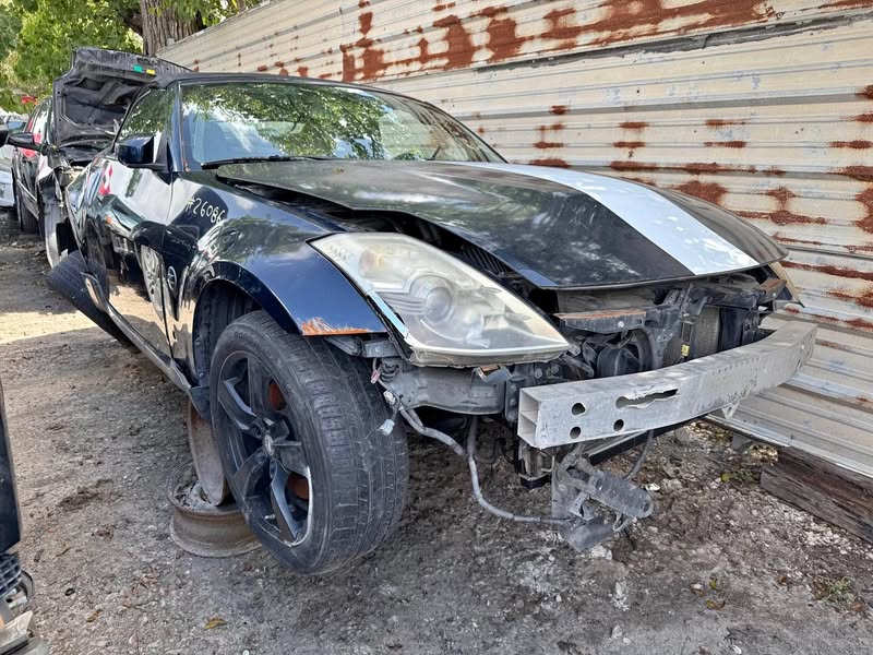 2005 Nissan 350Z - Coupe 2D