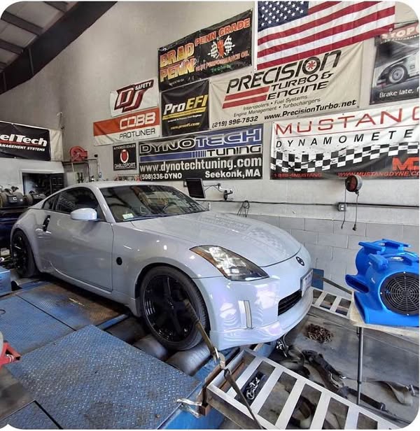 2005 Nissan 350Z - Coupe 2D