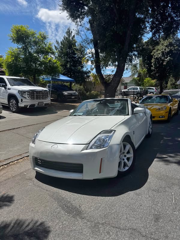 2004 Nissan 350Z - Enthusiast Roadster 2D