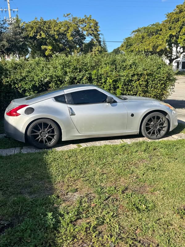 2010 Nissan 370Z - Coupe 2D