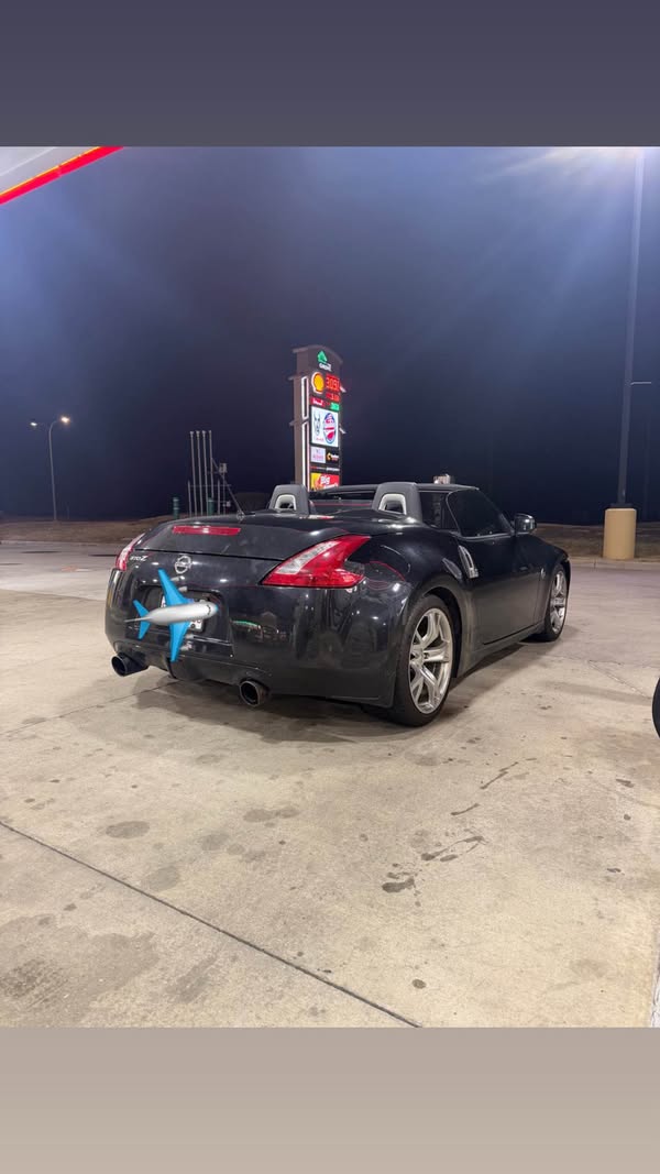 2010 Nissan 370Z Touring Sport Roadster 2D