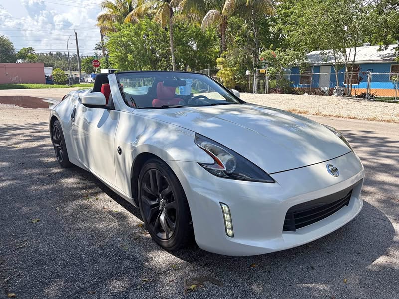 2018 Nissan 370Z - Sport Touring Roadster 2D