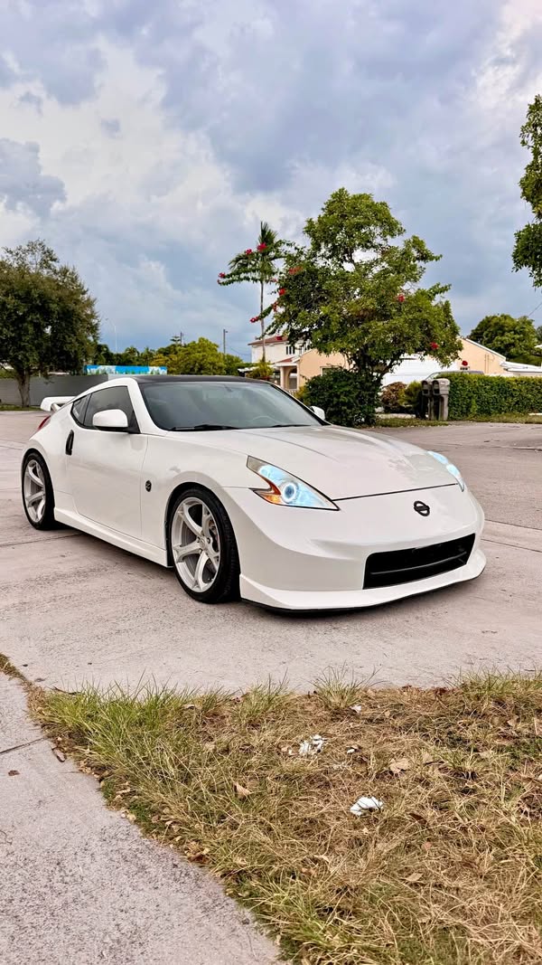 2010 Nissan 370Z - NISMO Coupe 2D