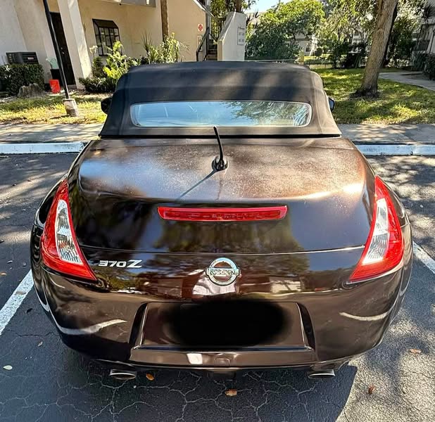 2010 Nissan 370Z - Touring Roadster 2D