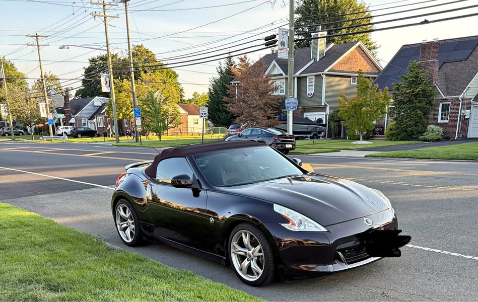 2010 Nissan 370Z - Touring Sport Roadster 2D