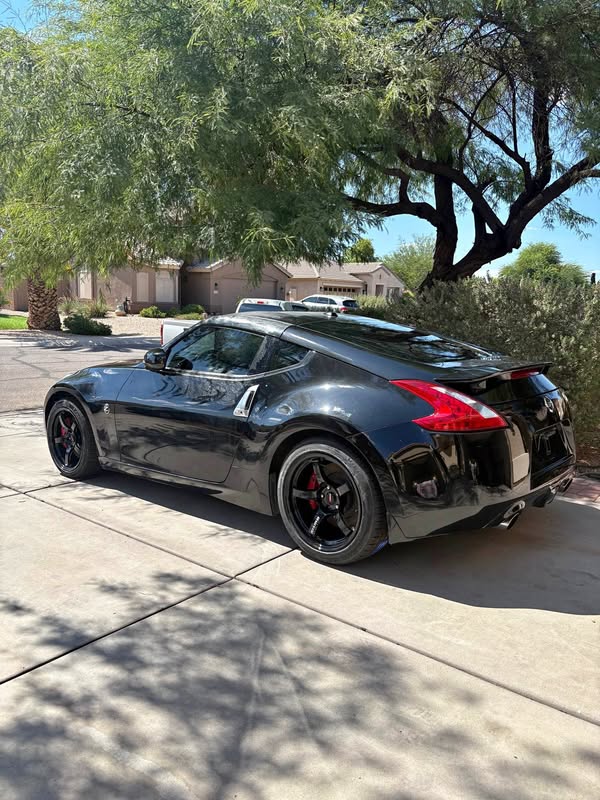2010 Nissan 370Z - Sport Touring Coupe 2D