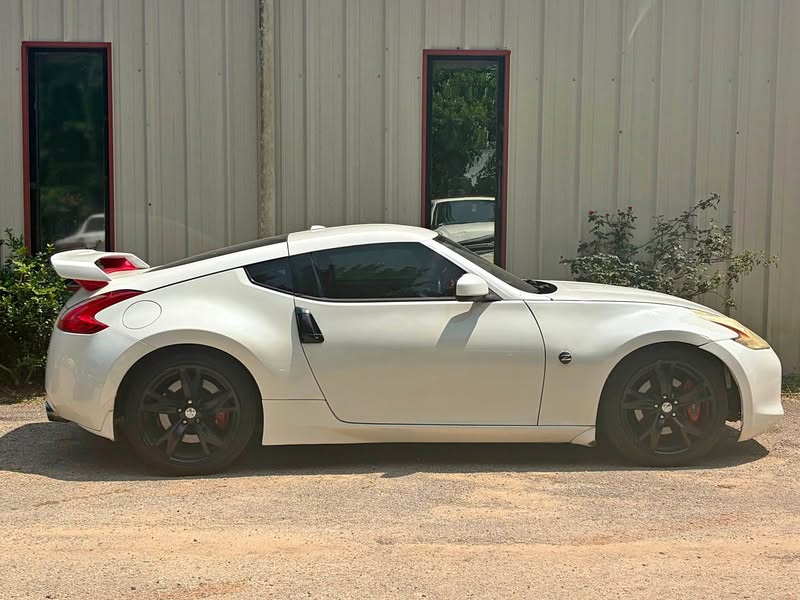 2010 Nissan 370Z - Sport Coupe 2D