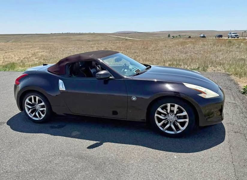 2010 Nissan 370Z - Touring Roadster 2D