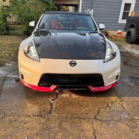 2010 Nissan 370Z - Touring Roadster 2D