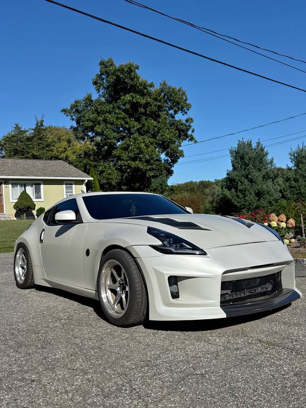 2009 Nissan 370Z - Sport Touring Coupe 2D