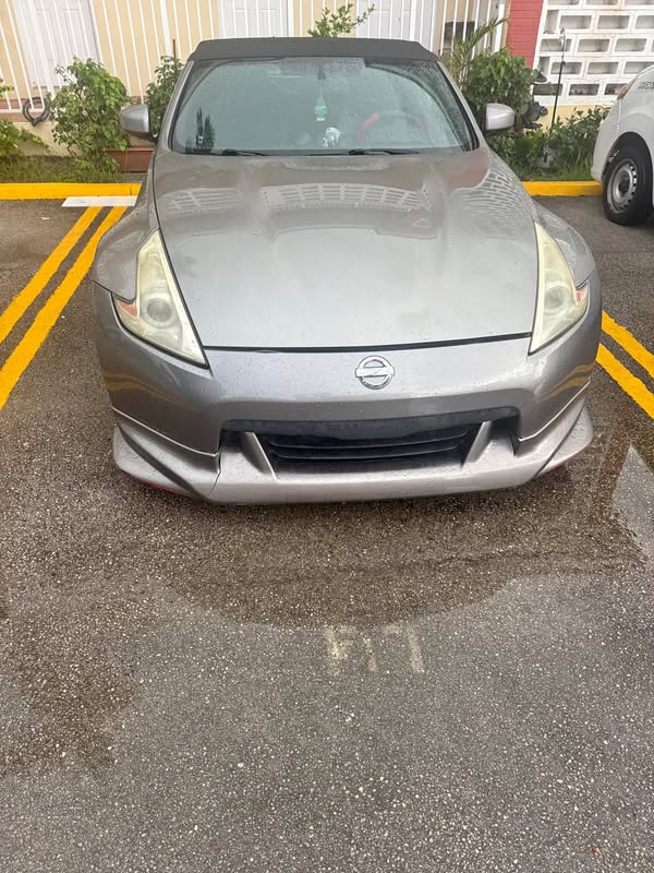 2010 Nissan 370Z - Touring Roadster 2D