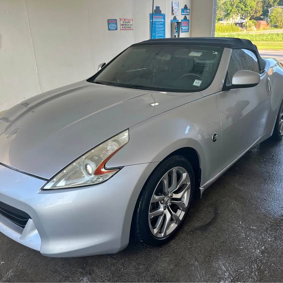 2010 Nissan 370Z - Sport Touring Roadster 2D