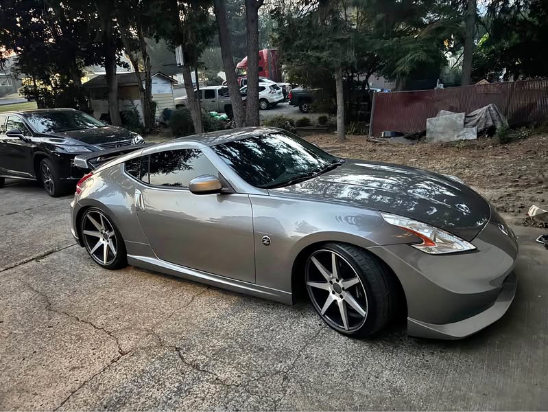 2010 NISSAN  370Z  NISMO LIKE NEW adult owned premium sound - NISMO