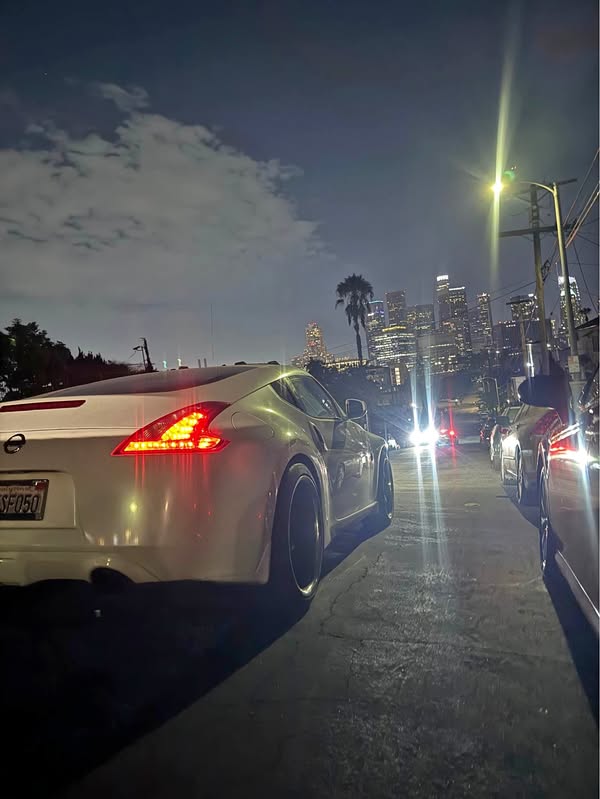 2010 Nissan 370Z - Sport Touring Coupe 2D