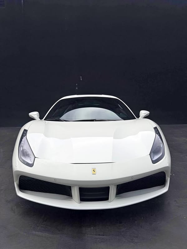 2018 Ferrari 488 GTB - Coupe 2D