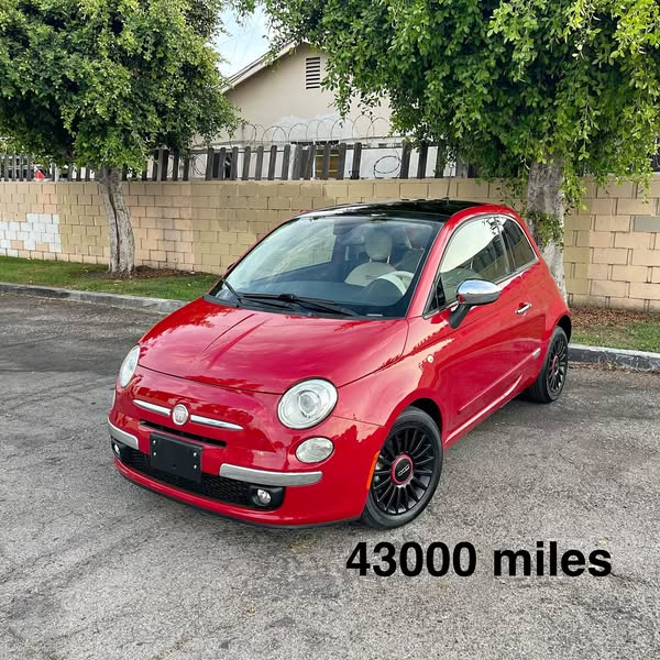 2012 Fiat 500 - Lounge *Clean title*