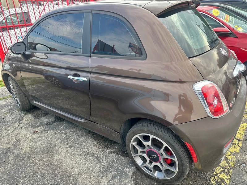 2012 Fiat 500 - Lounge Hatchback 2D