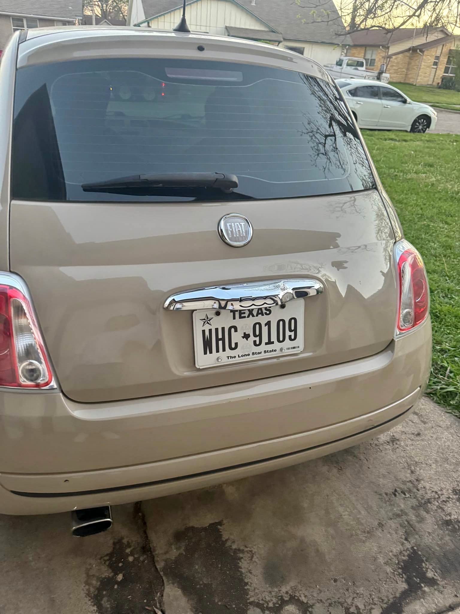 2012 Fiat 500 - Lounge Hatchback 2D