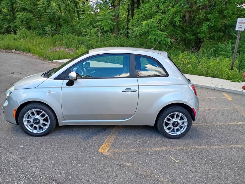 2013 Fiat 500 - Lounge Hatchback 2D