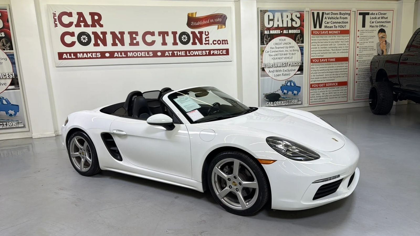 2018 Porsche 718 Boxster Roadster 2D