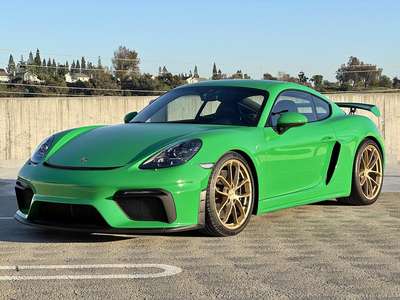 2022 Porsche 718 Cayman GT4