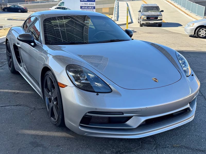 2023 Porsche 718 Cayman - T Coupe 2D