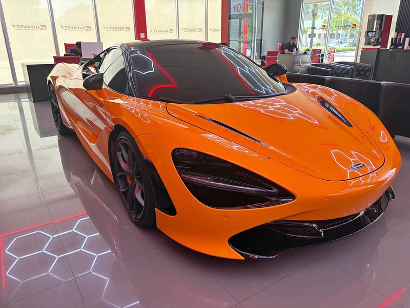 2022 Mclaren 720S - Performance Coupe 2D