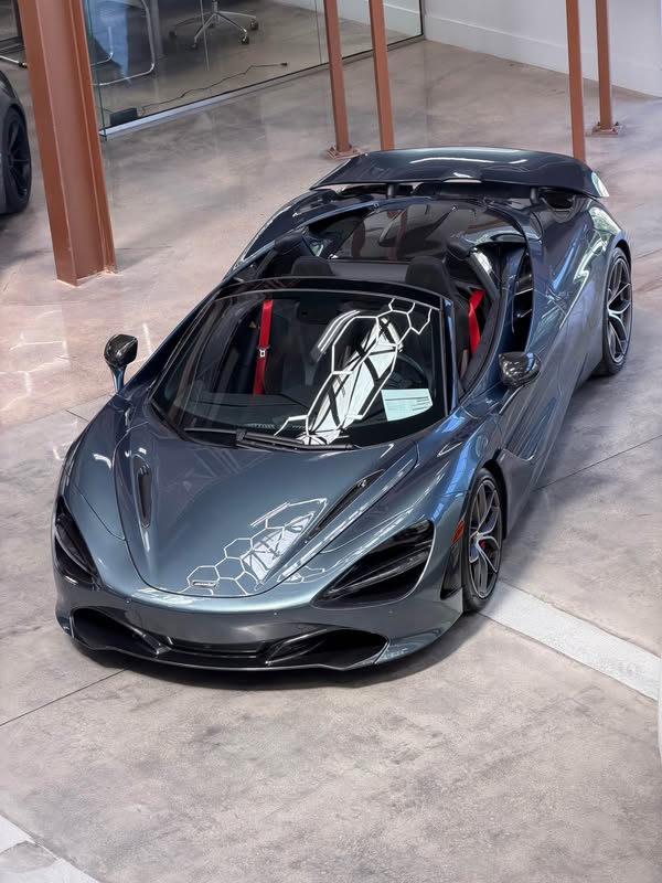 2022 Mclaren 720S - Performance Convertible 2D