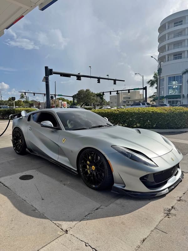 2018 Ferrari 812 Superfast - 812 Superfast