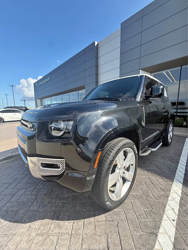 2023 Land Rover Defender 90 - SE Sport Utility 2D