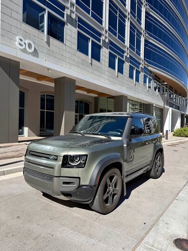 2022 Land Rover Defender 90 - X-Dynamic HSE Sport Utility 2D