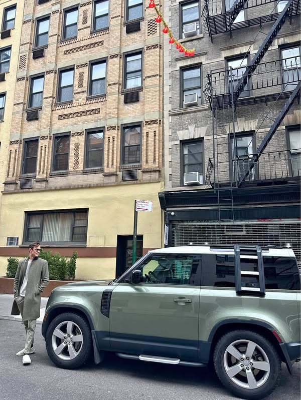 2021 Land Rover Defender 90 - First Edition Sport Utility 2D