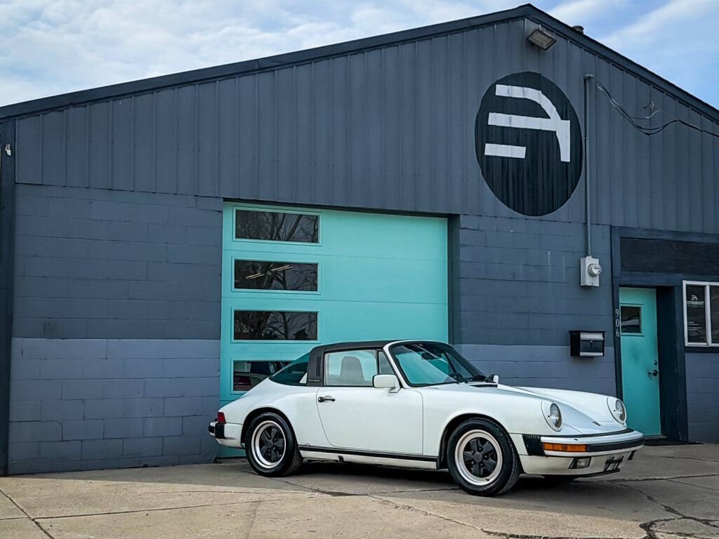 1985 Porsche 911 Carrera 2dr Convertible