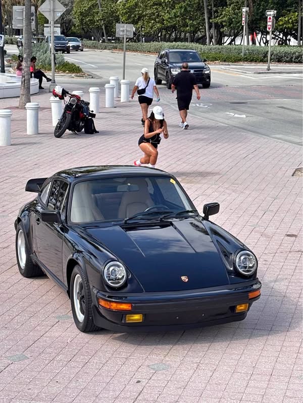 1989 Porsche 911 - Carrera 2 Coupe 2D