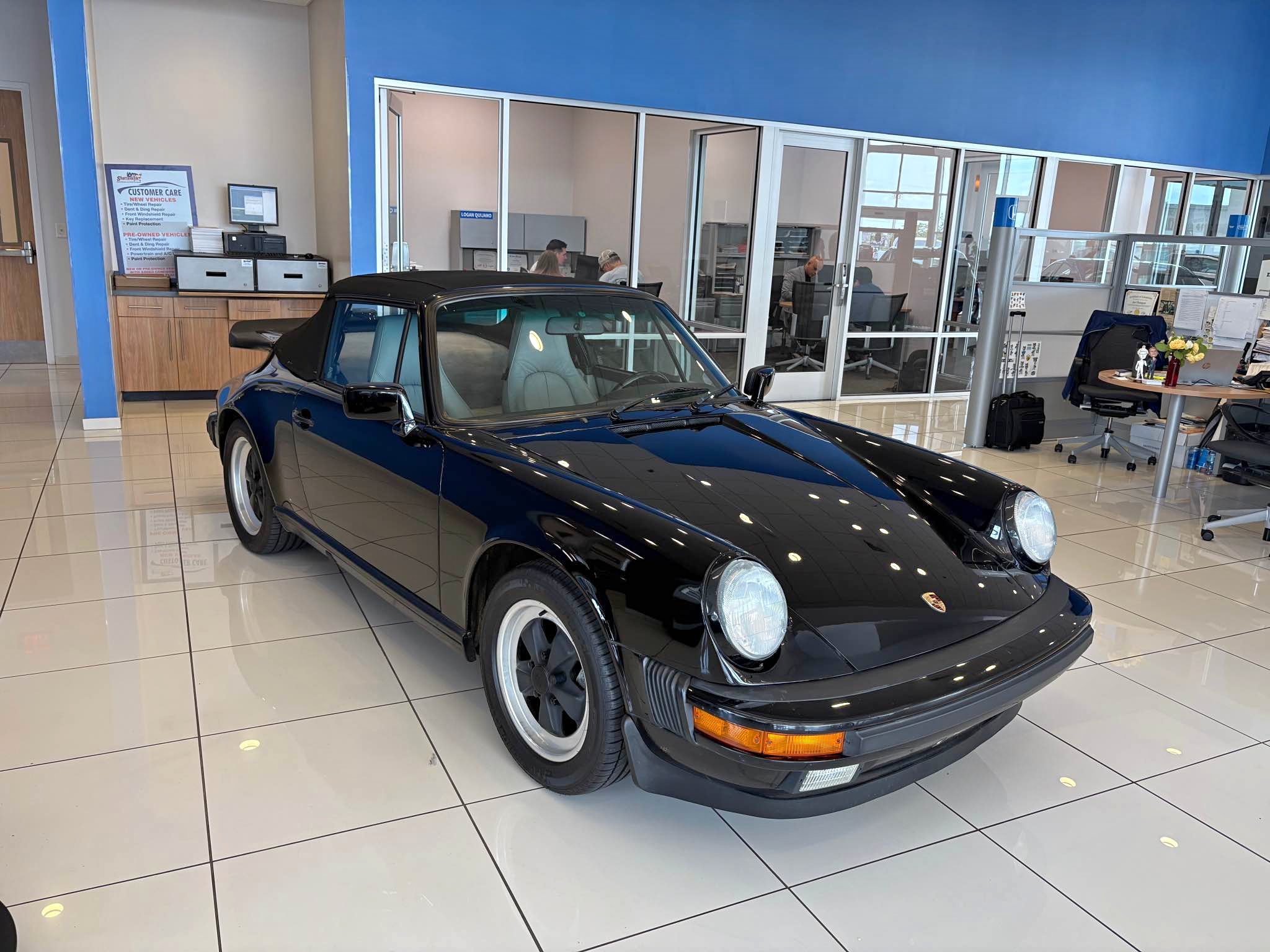 1989 Porsche 911 - Carrera 2 Cabriolet 2D