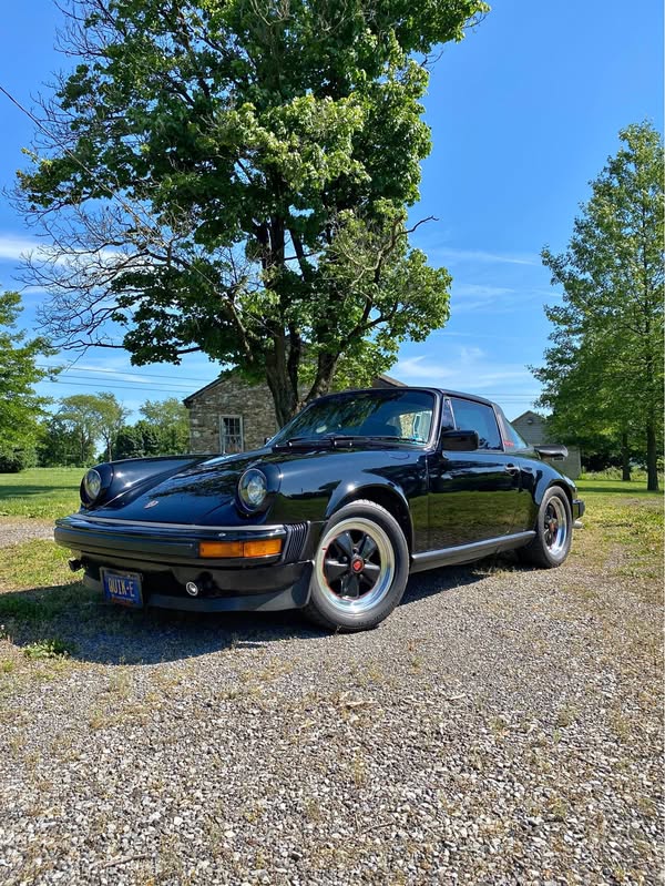 1983 Porsche 911 - Targa Coupe 2D