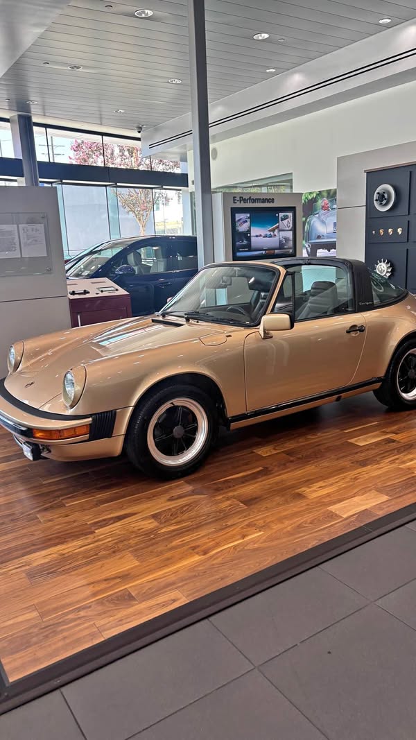 1980 Porsche 911 - Targa 4 Coupe 2D
