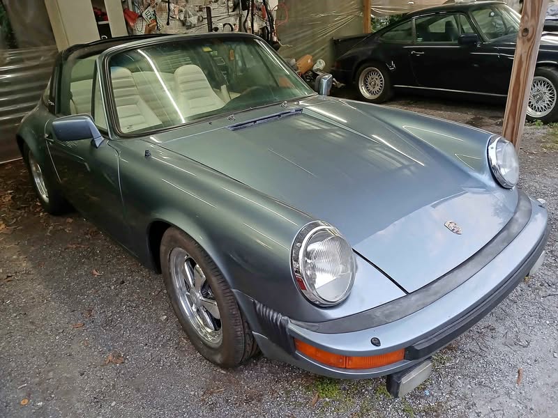 1983 Porsche 911 - Targa Coupe 2D