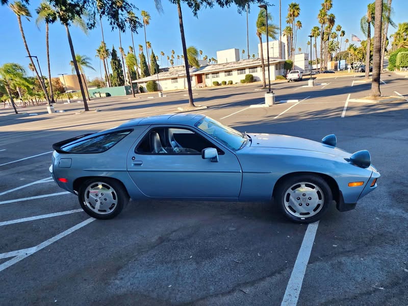 1986 Porsche 928 - S