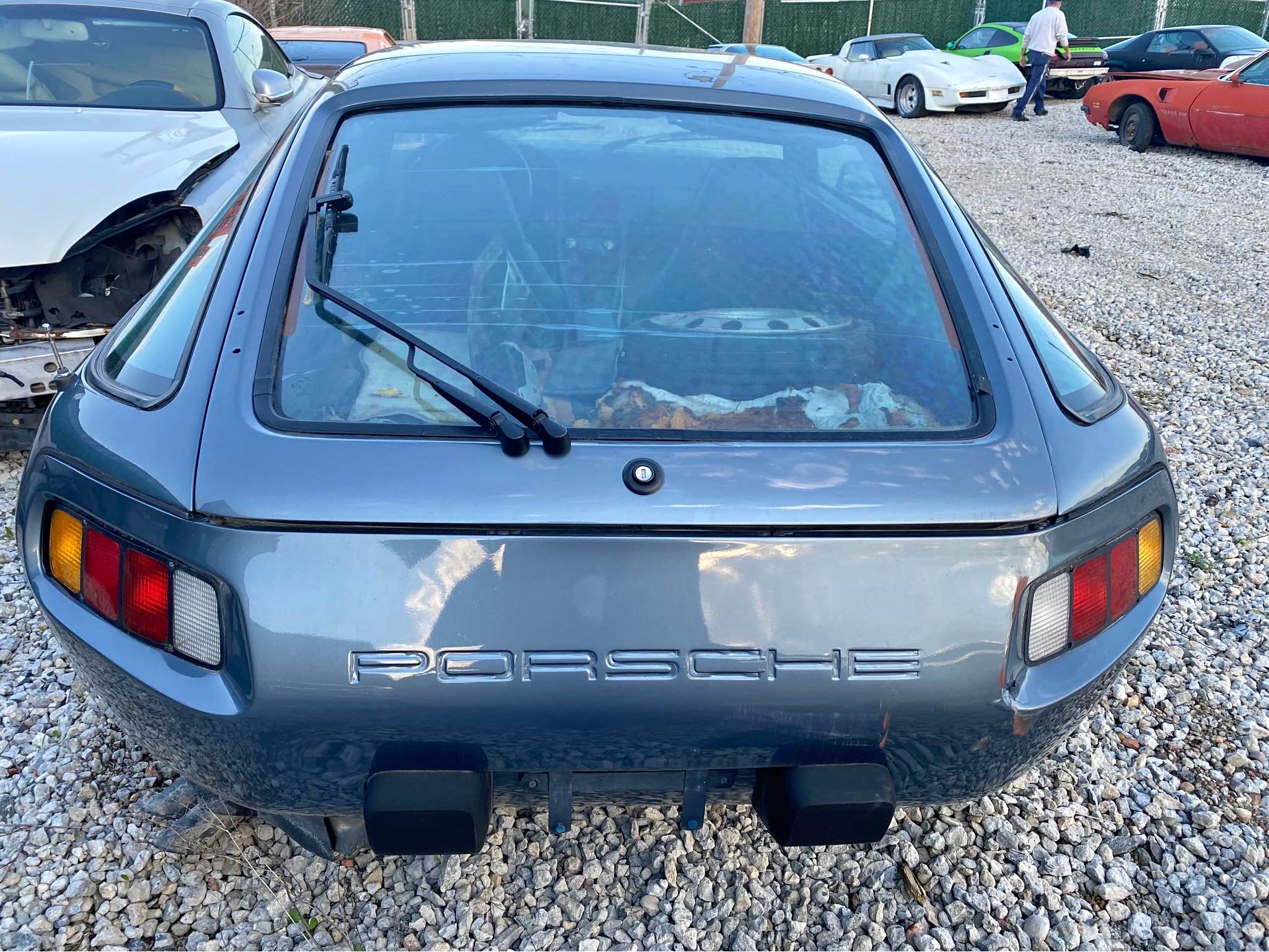 1983 Porsche 928 - Collectible