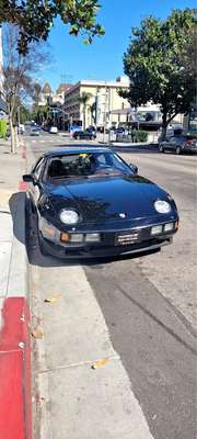 1983 Porsche 928 - Coupe