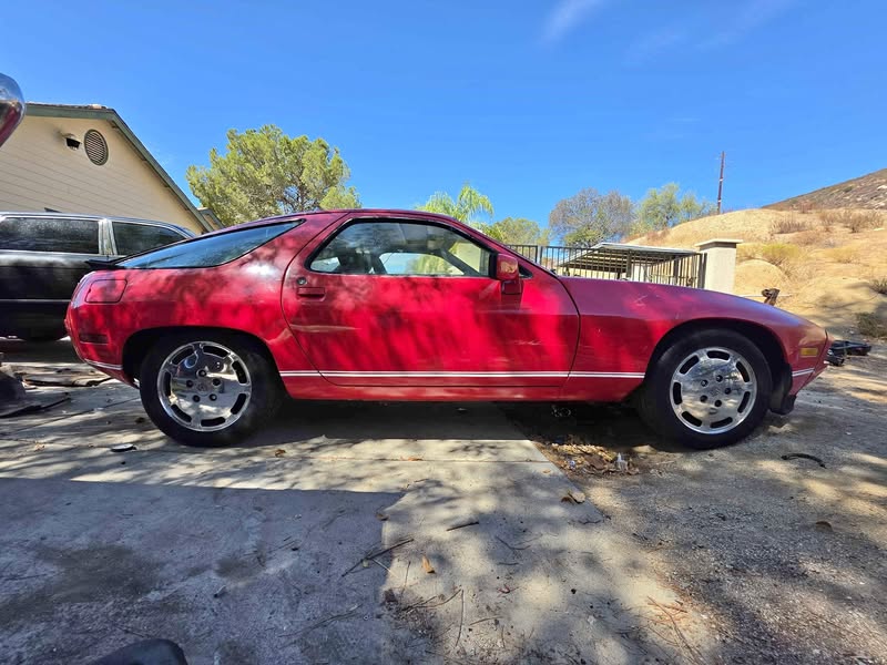 1983 Porsche 928 - S